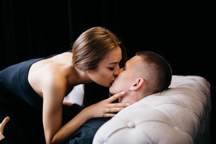 couple looking for threesome